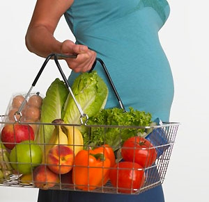 Стоит ли принимать витамин А во время беременности?