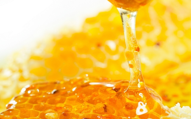 7 целебных свойств меда, о которых нужно знать